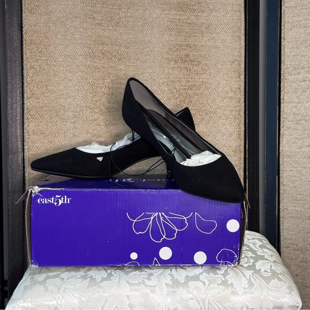 East 5th Classic Helaine Black Heels